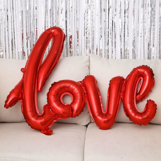 GFT Fóliový balón Love červený 108 x 65 cm