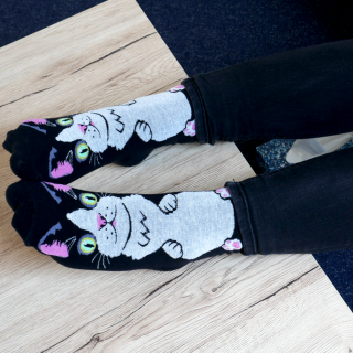 GFT Veselé ponožky s mačičkou čierne